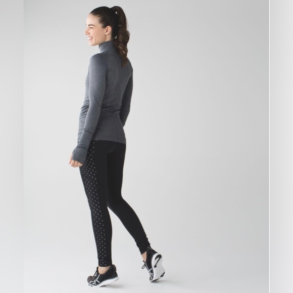 Lululemon Rare Speed Tight IV (Brushed) Reflective Silver Sequin EUC Size - 6 - Picture 3 of 13